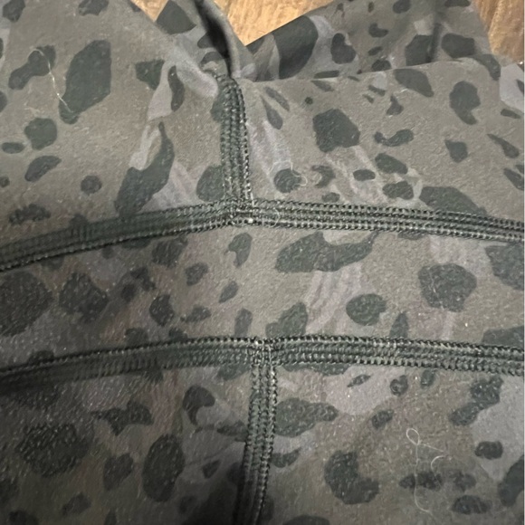 Hey Nuts Women’s Leopard Print Leggings Size Medium (8-10) Color Black/Gray - Picture 7 of 11